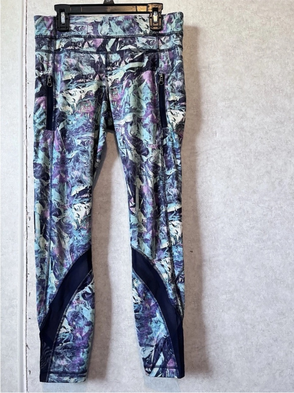 lululemon athletica Abstract Aqua & Purple Printed Leggings
